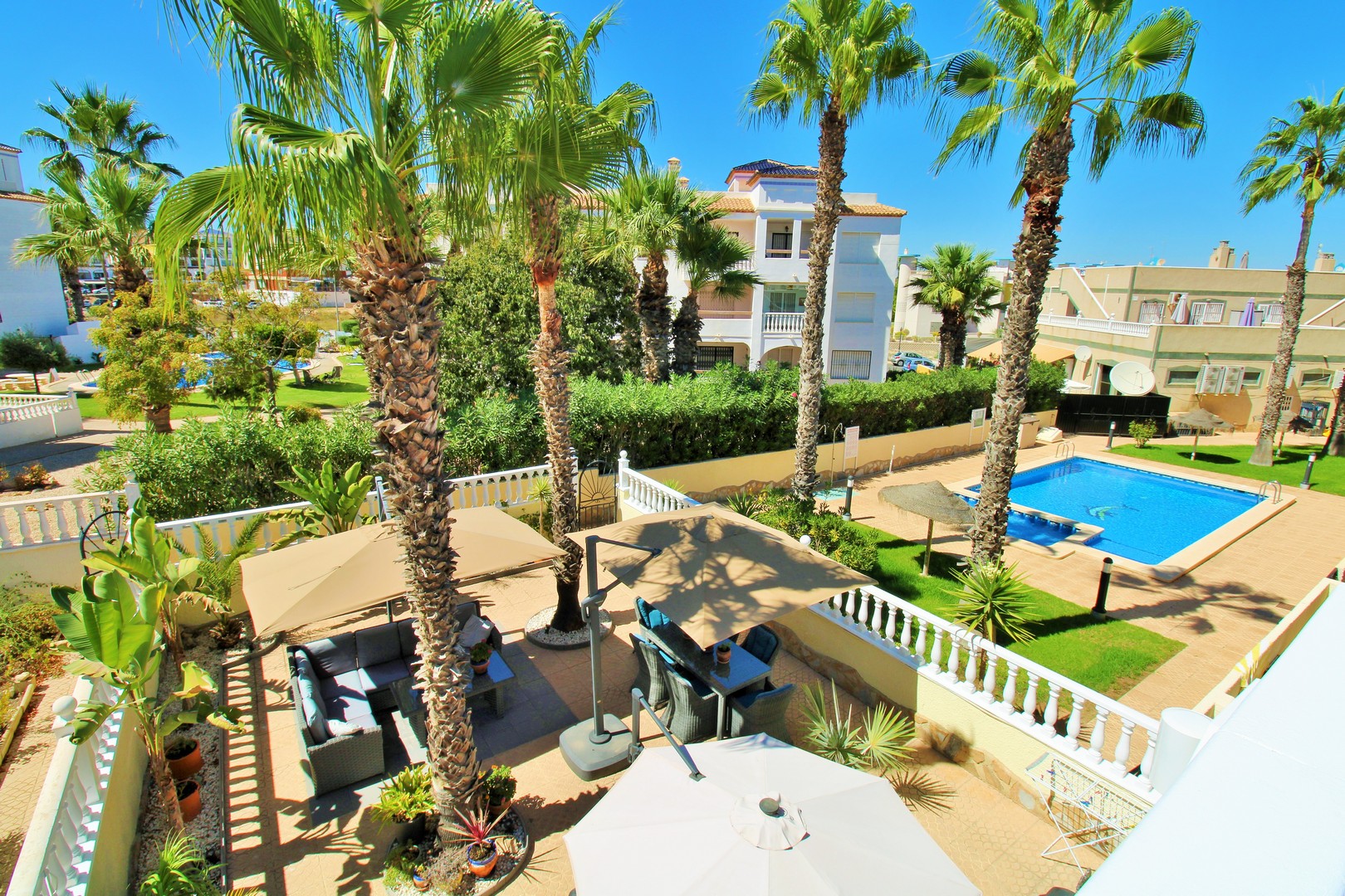 villas en villamartin · las-violetas 419000€