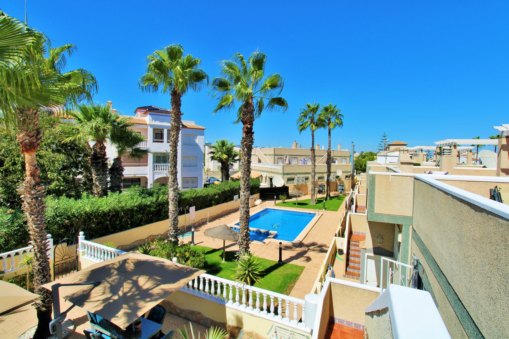 villas en villamartin · las-violetas 419000€