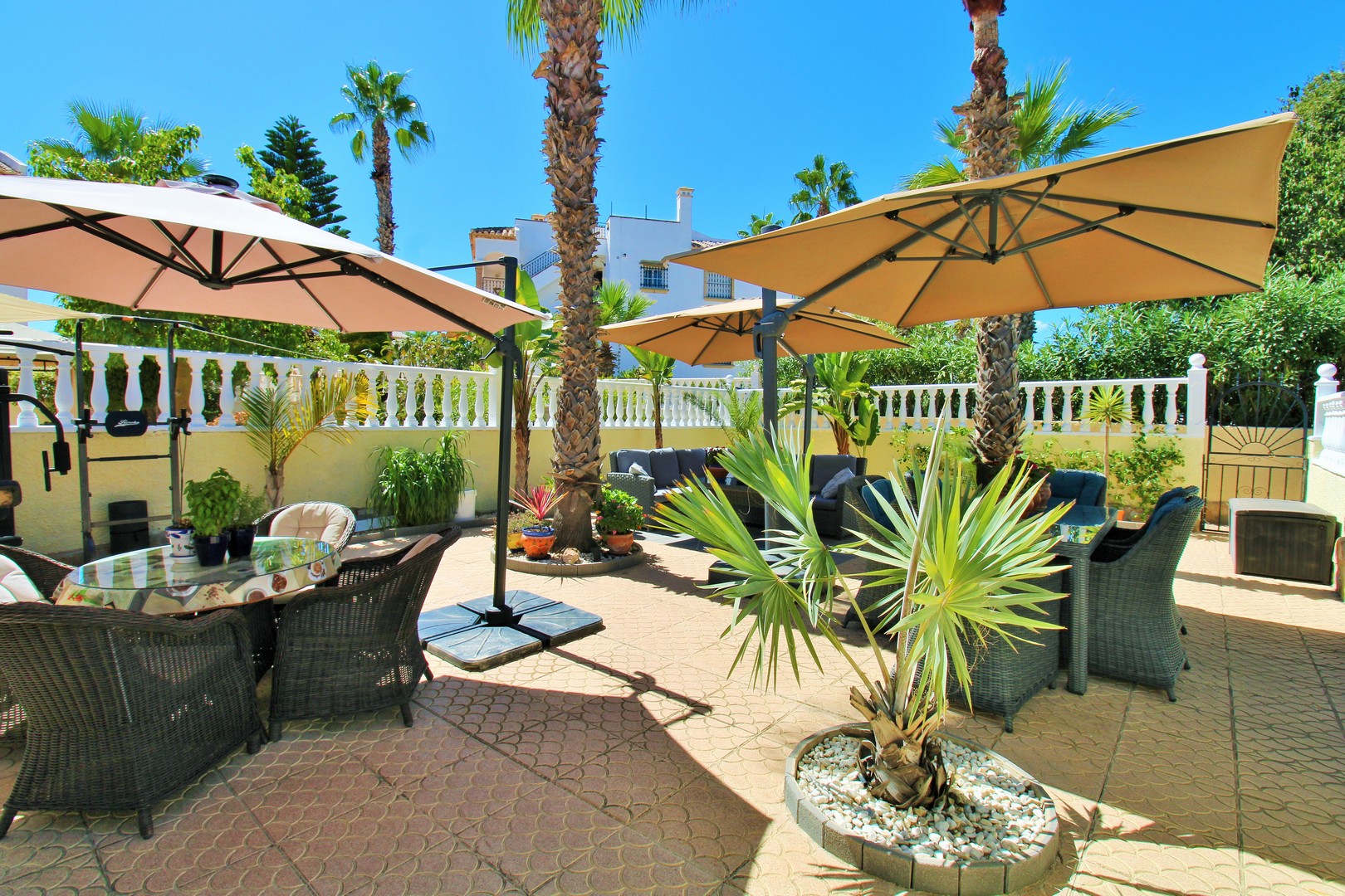 villas en villamartin · las-violetas 419000€