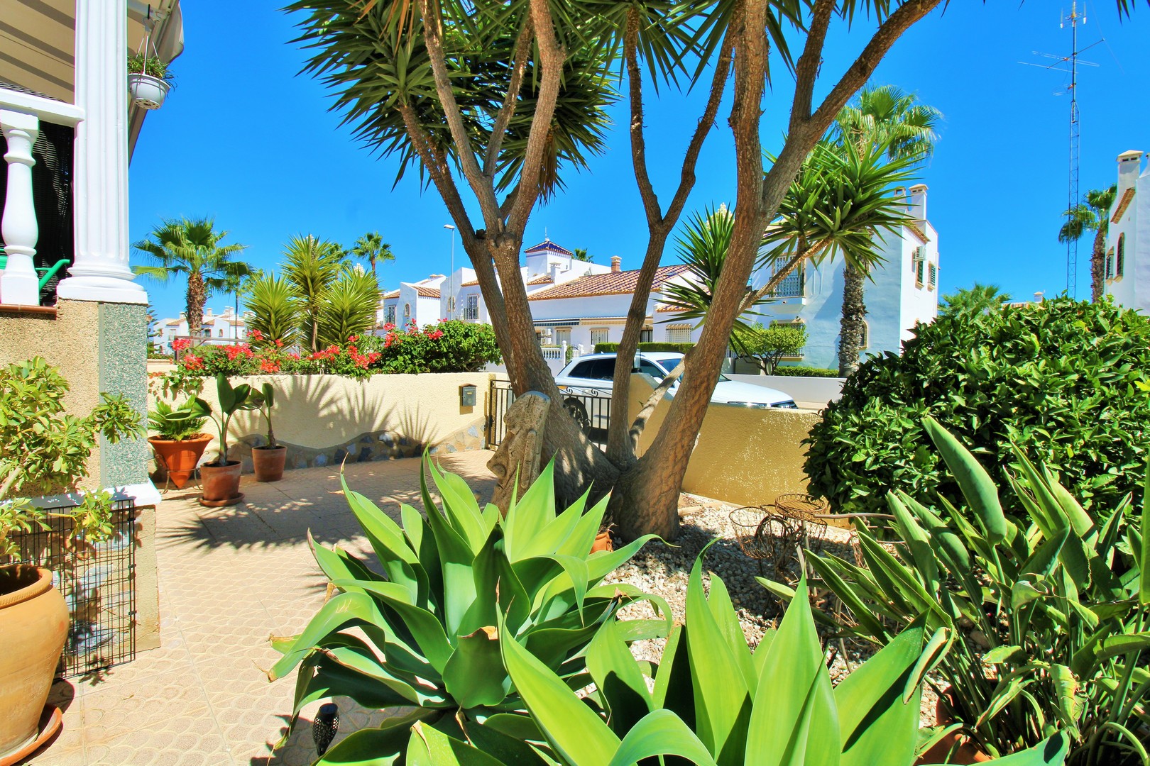 villas en villamartin · las-violetas 419000€