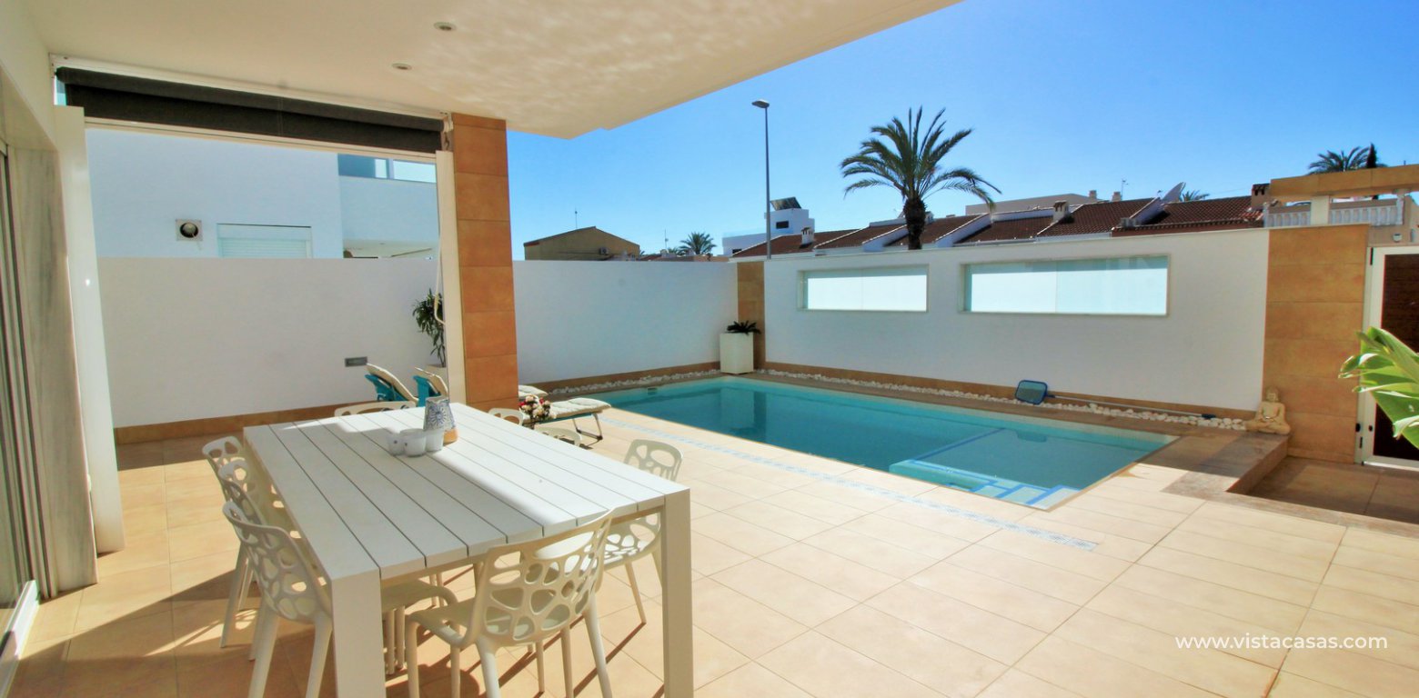 Luxury 5 bedroom detached villa with private pool for sale in Mil Palmeras terrace
