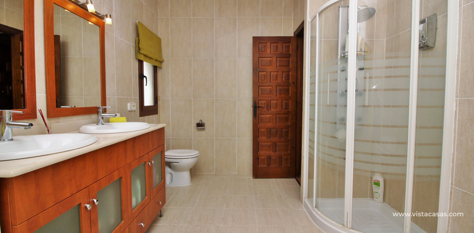 Detached villa for sale Fortuna Villamartin bathroom walk-in shower