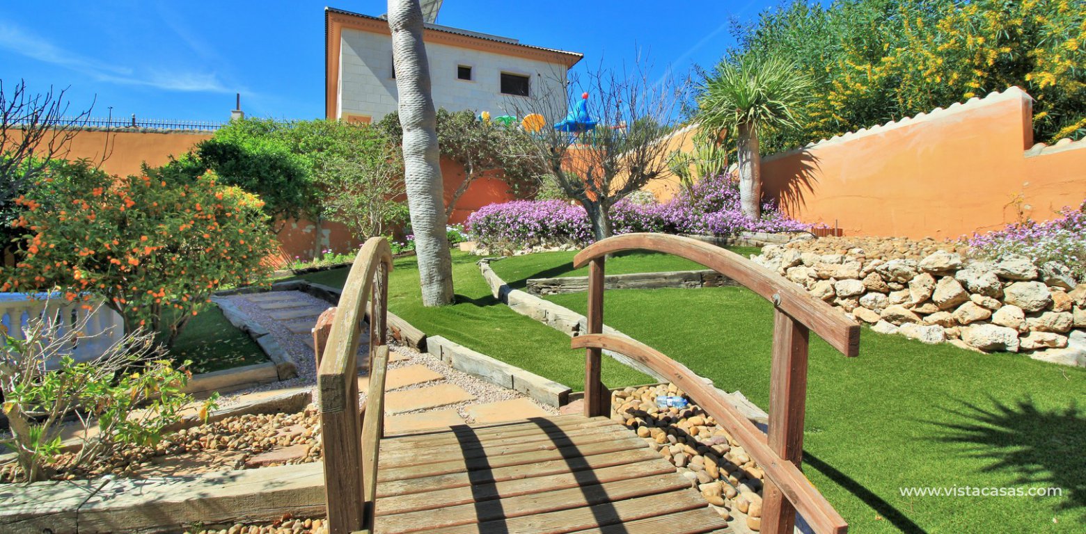 Modern 5 bedroom detached villa with private pool and large plot for sale Villamartin bridge