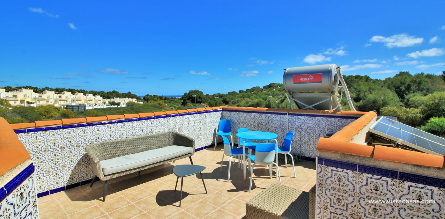 Detached villa with private pool for sale Pinada Golf II Villamartin solarium