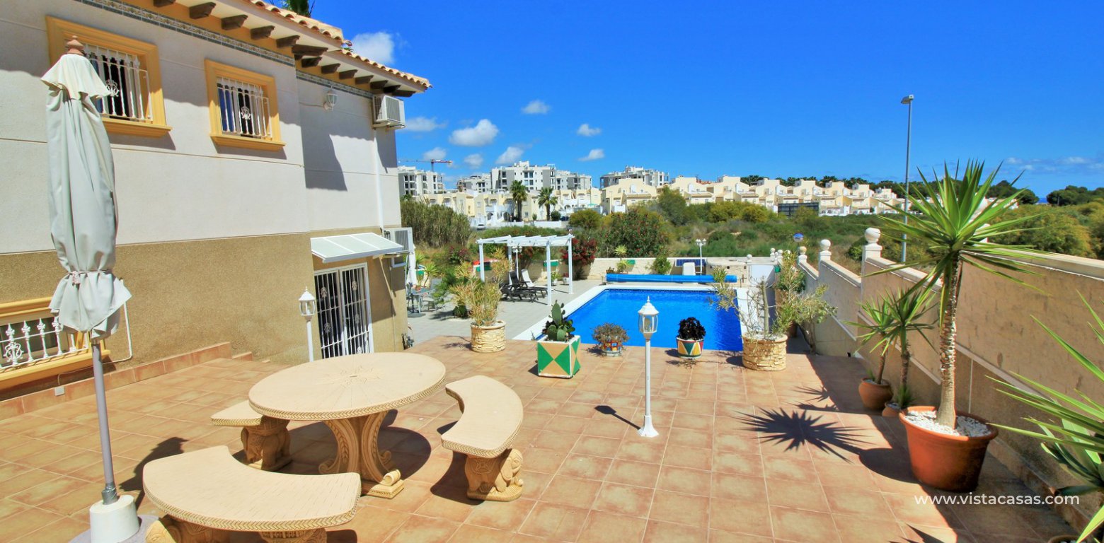 Detached villa with private pool for sale Pinada Golf 2 Villamartin garden