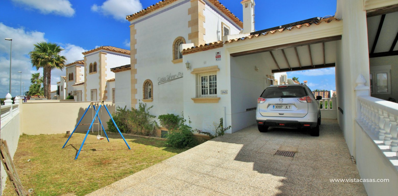 Detached villa with pool for sale R3 Las Violetas Villamartin carport and garden