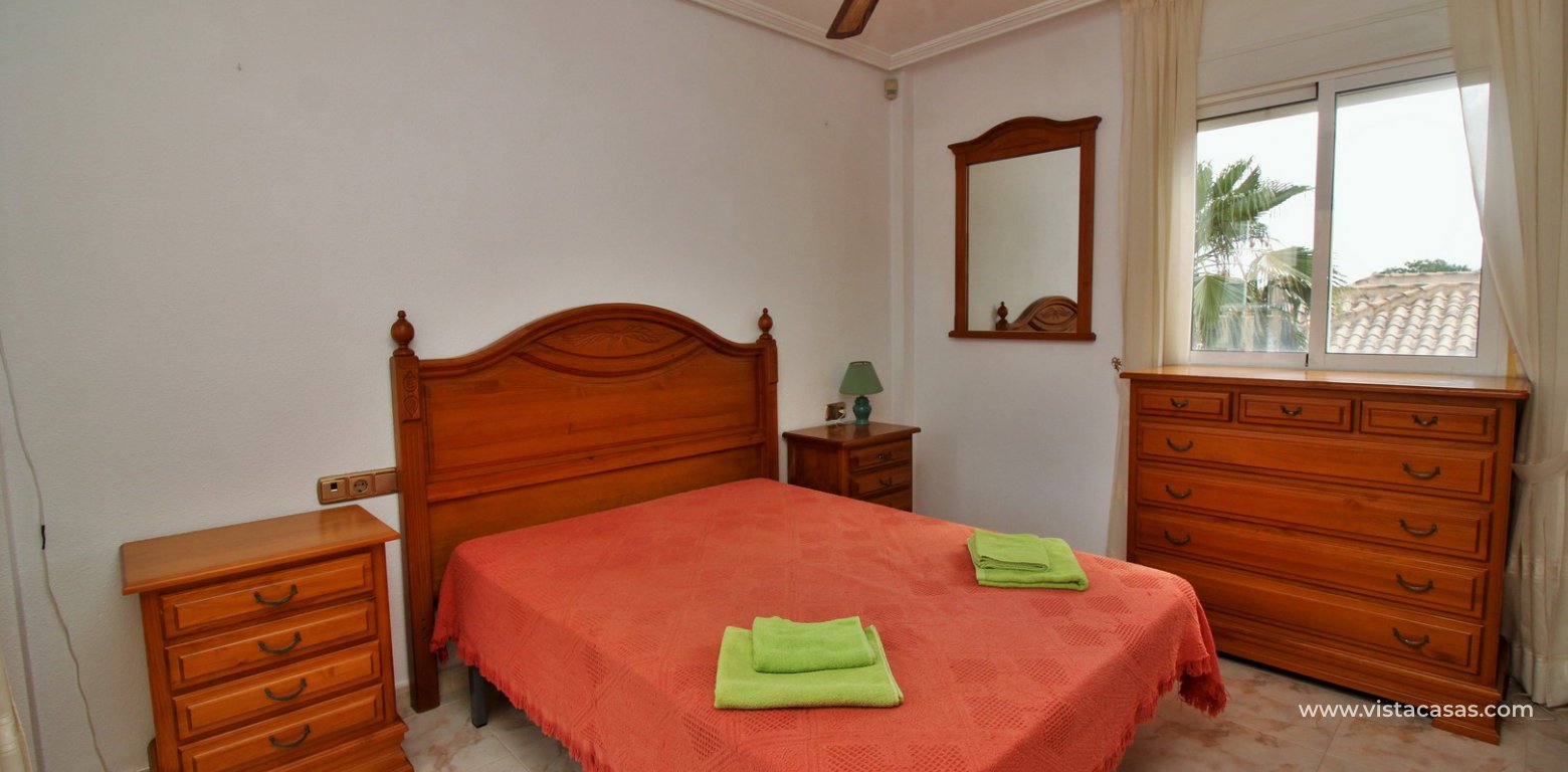 Detached villa with garage for sale Pinada Golf I Villamartin master bedroom