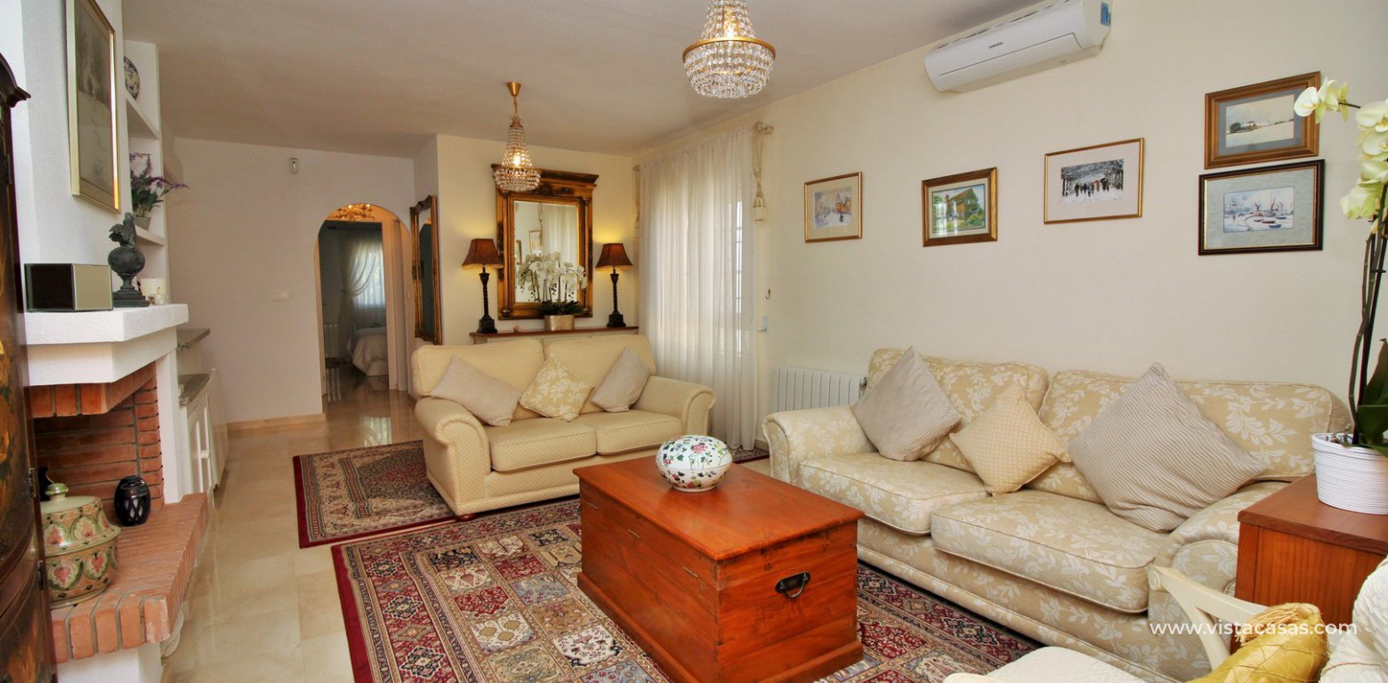 Detached villa for sale in La Rioja Los Dolses lounge