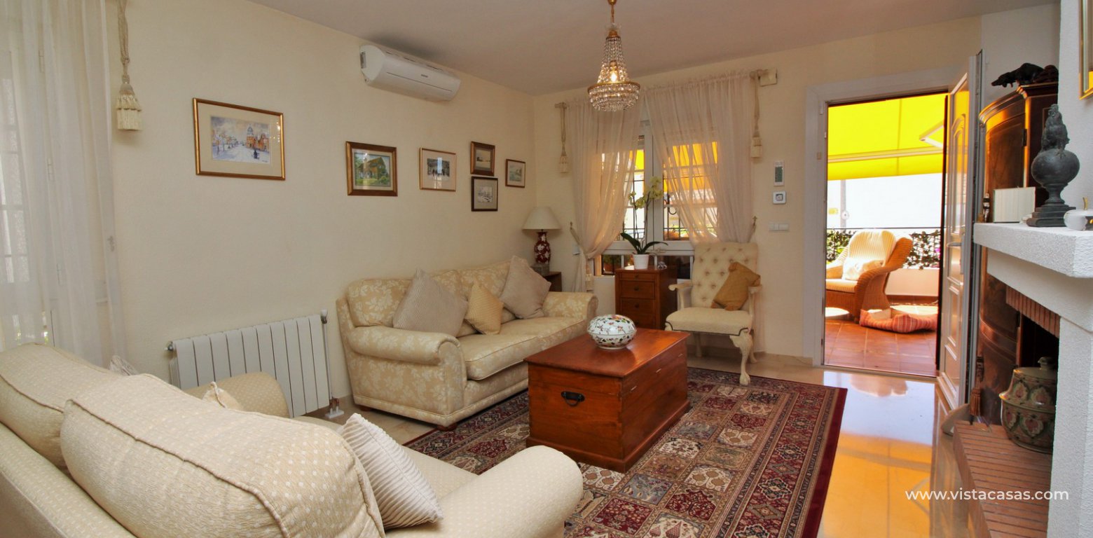 Detached villa for sale in La Rioja Los Dolses lounge 4