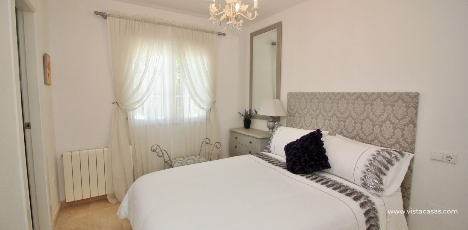 Detached villa for sale in La Rioja Los Dolses double bedroom