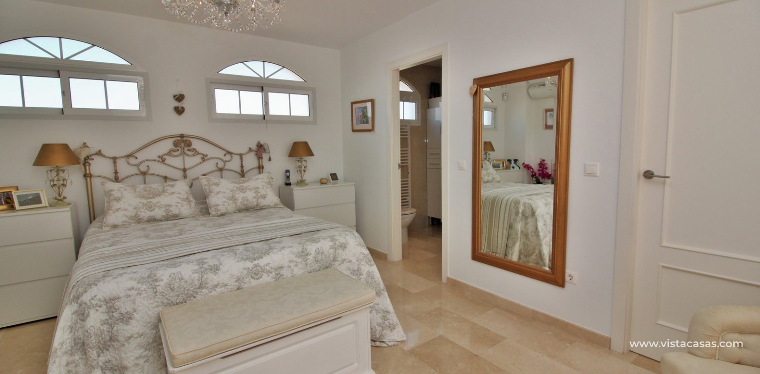 Detached villa for sale in La Rioja Los Dolses master bedroom 4