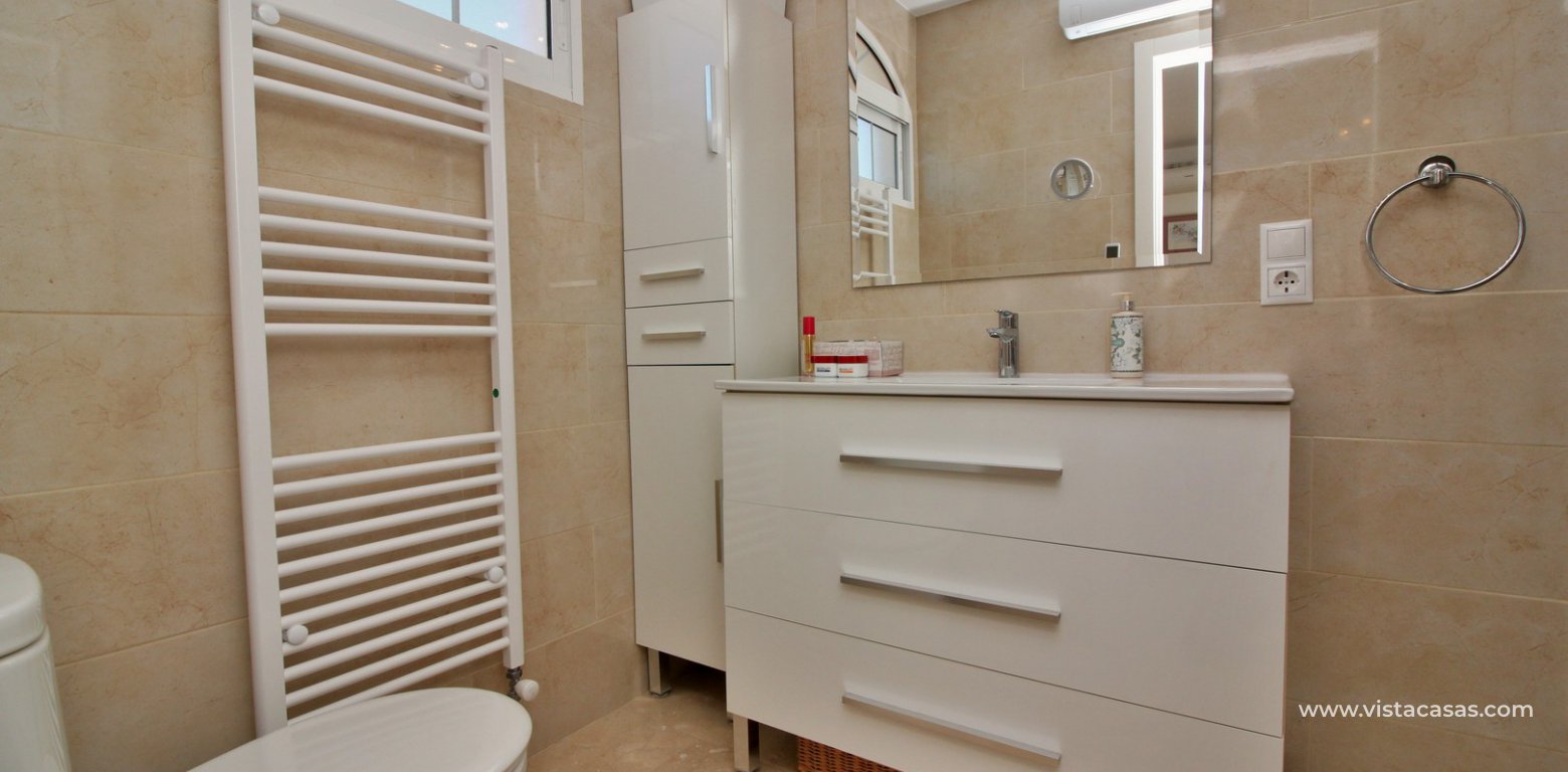 Detached villa for sale in La Rioja Los Dolses master bedroom ensuite