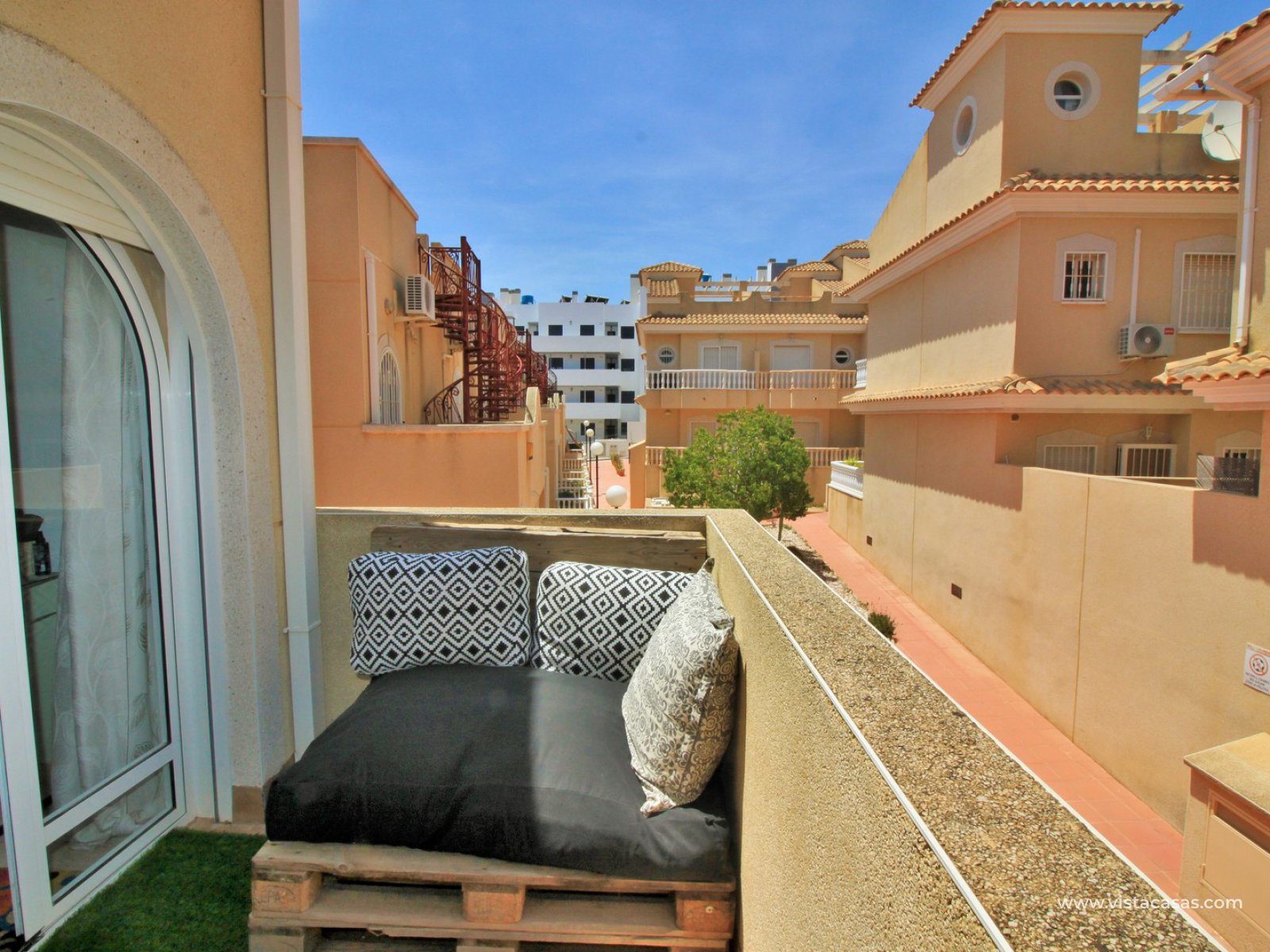 3 bedroom South facing townhouse for sale Villamartin