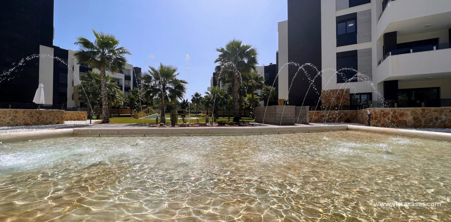 South facing apartment for sale Amanecer VI Villamartin water feature