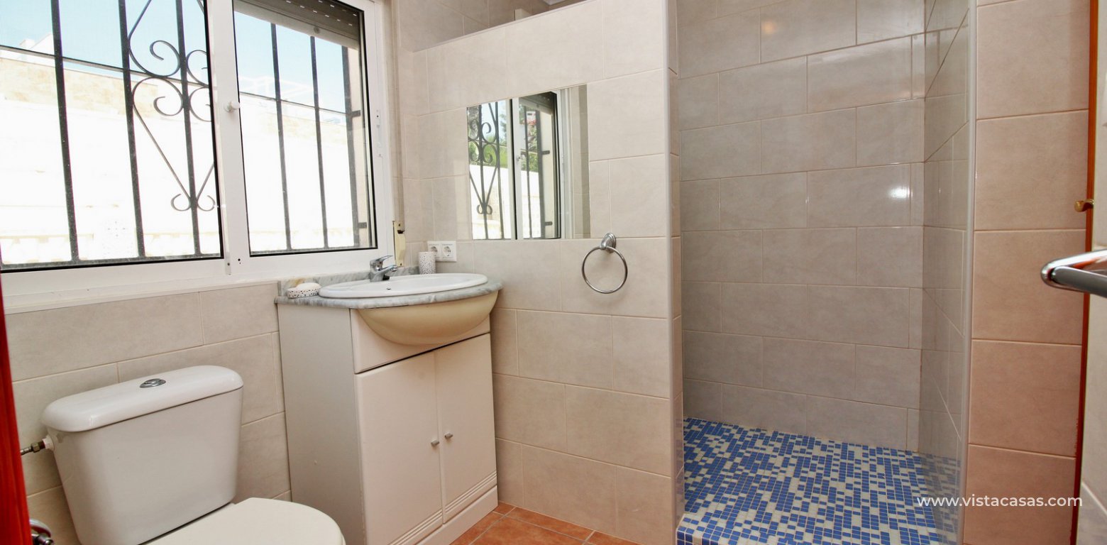 Ground floor apartment for sale Lomas del Golf Villamartin ensuite
