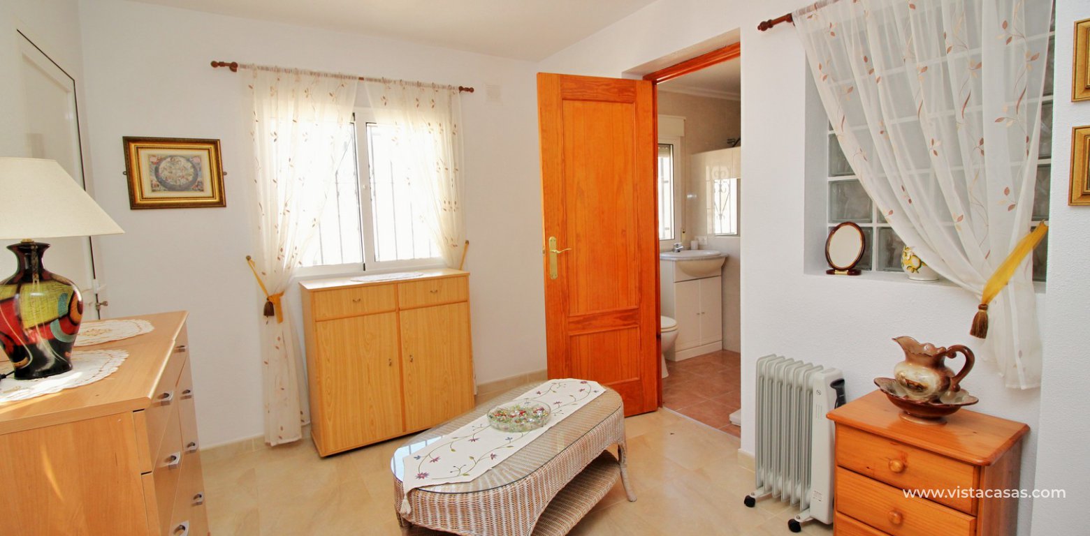 Ground floor apartment for sale Lomas del Golf Villamartin master bedroom ensuite