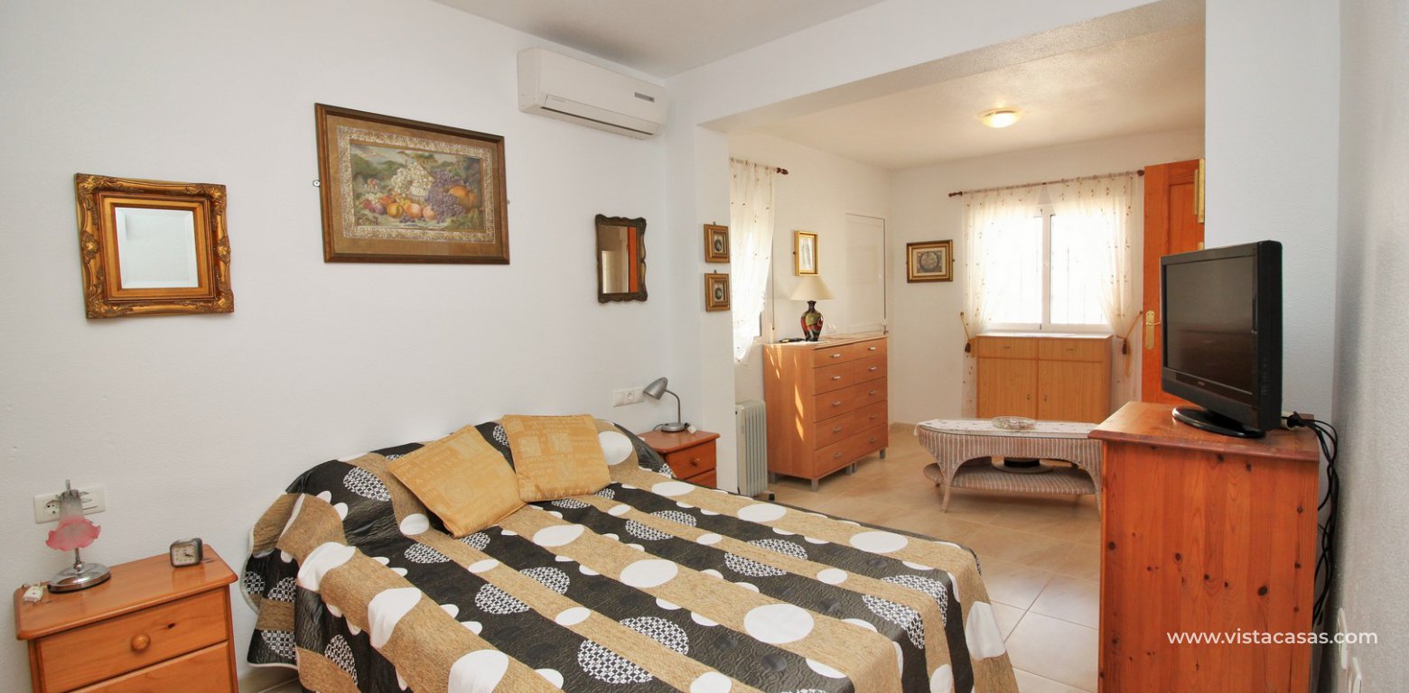 Ground floor apartment for sale Lomas del Golf Villamartin master bedroom