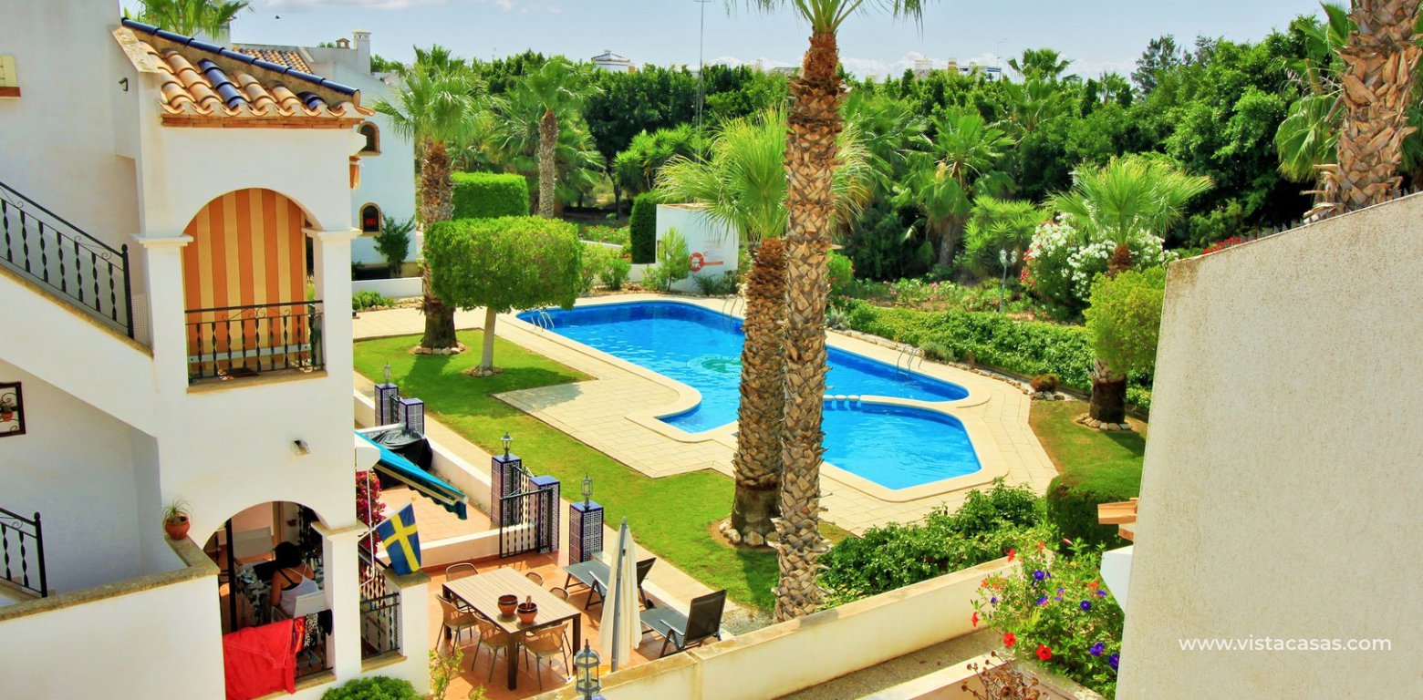Lola bungalow overlooking the pool for sale R6 Pau 8 Villamartin solarium pool view