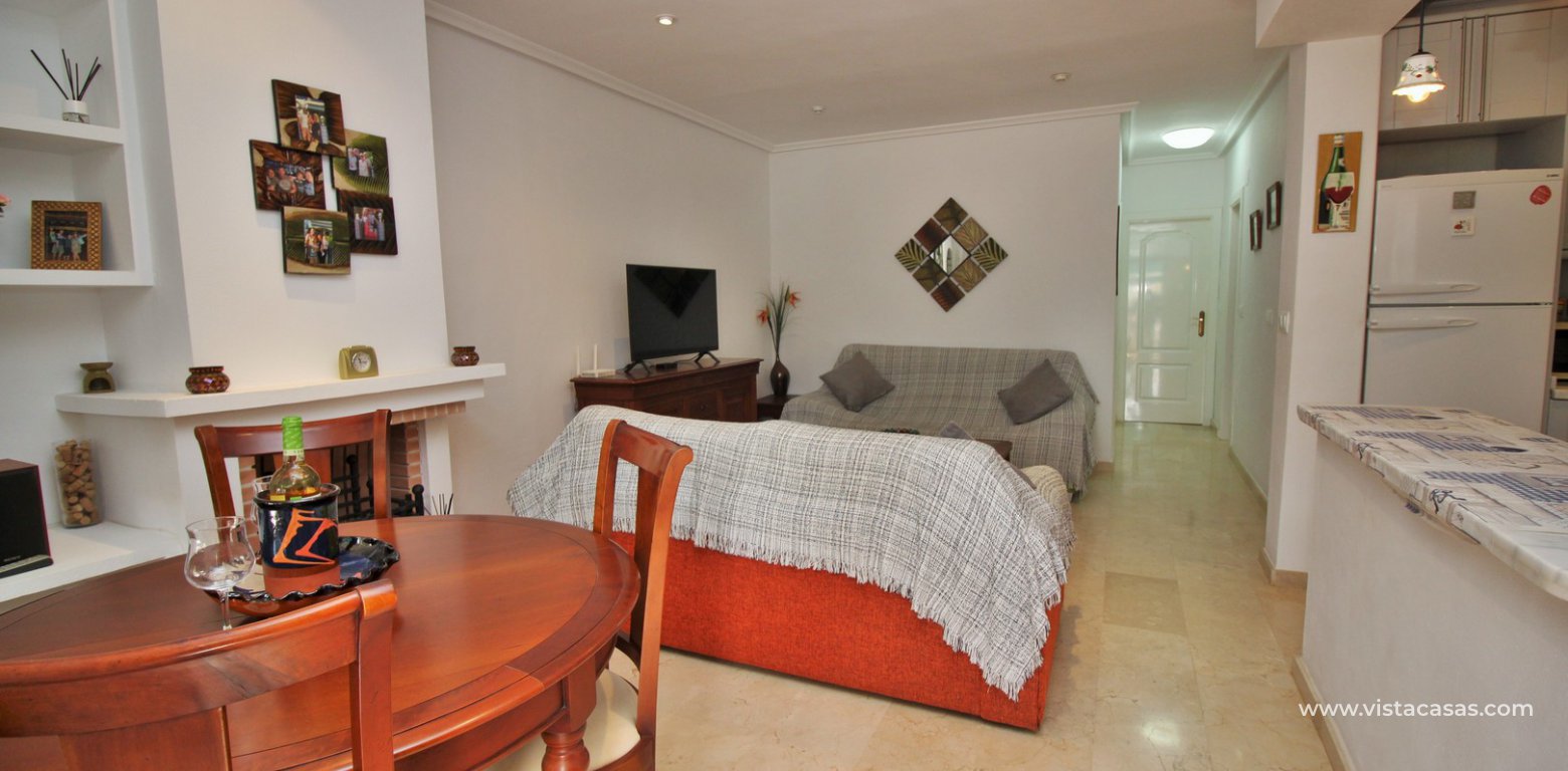 South facing Lola bungalow for sale calle Nabucco Pau 8 Villamartin lounge