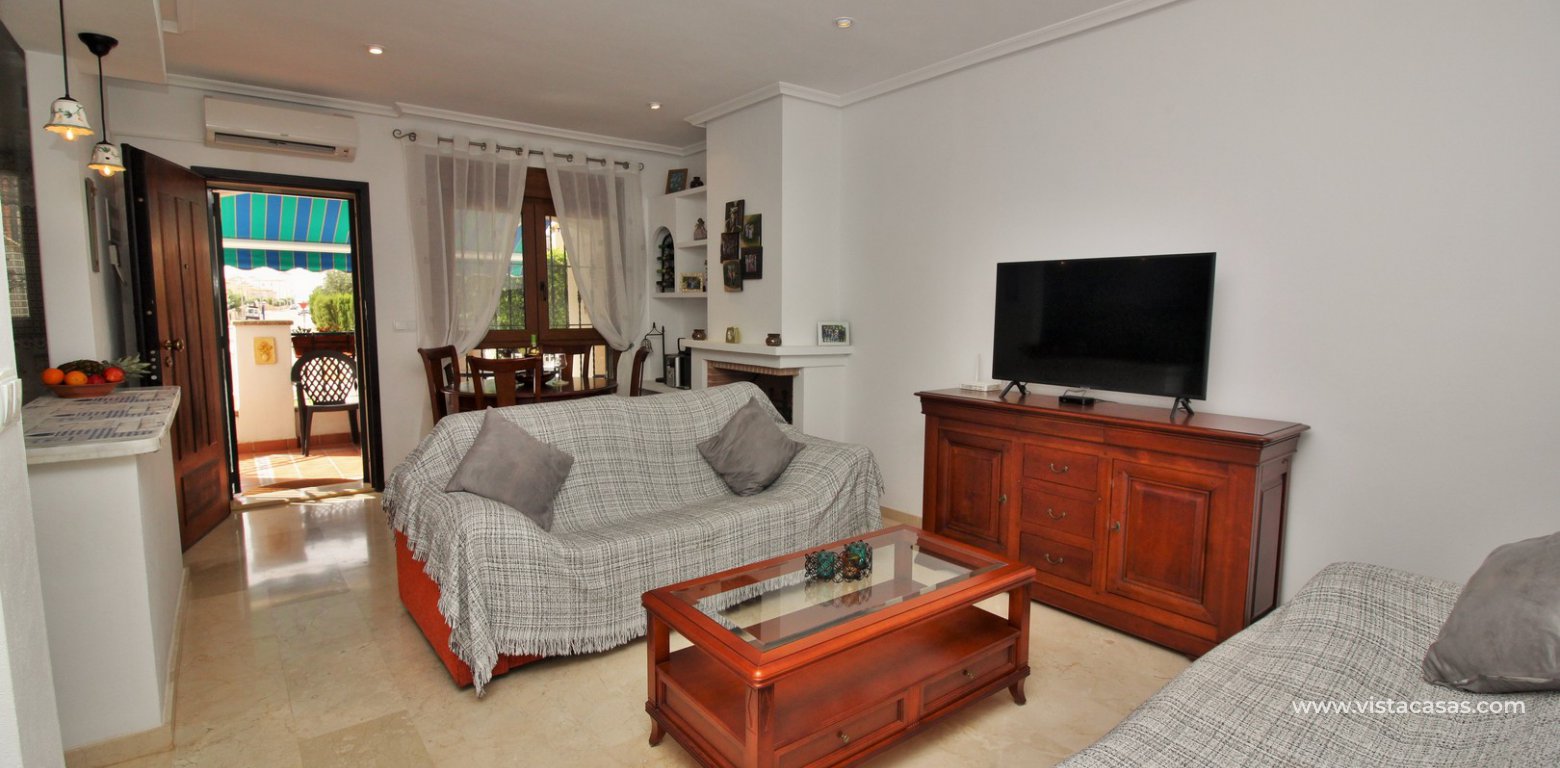 South facing Lola bungalow for sale calle Nabucco Pau 8 Villamartin lounge 3