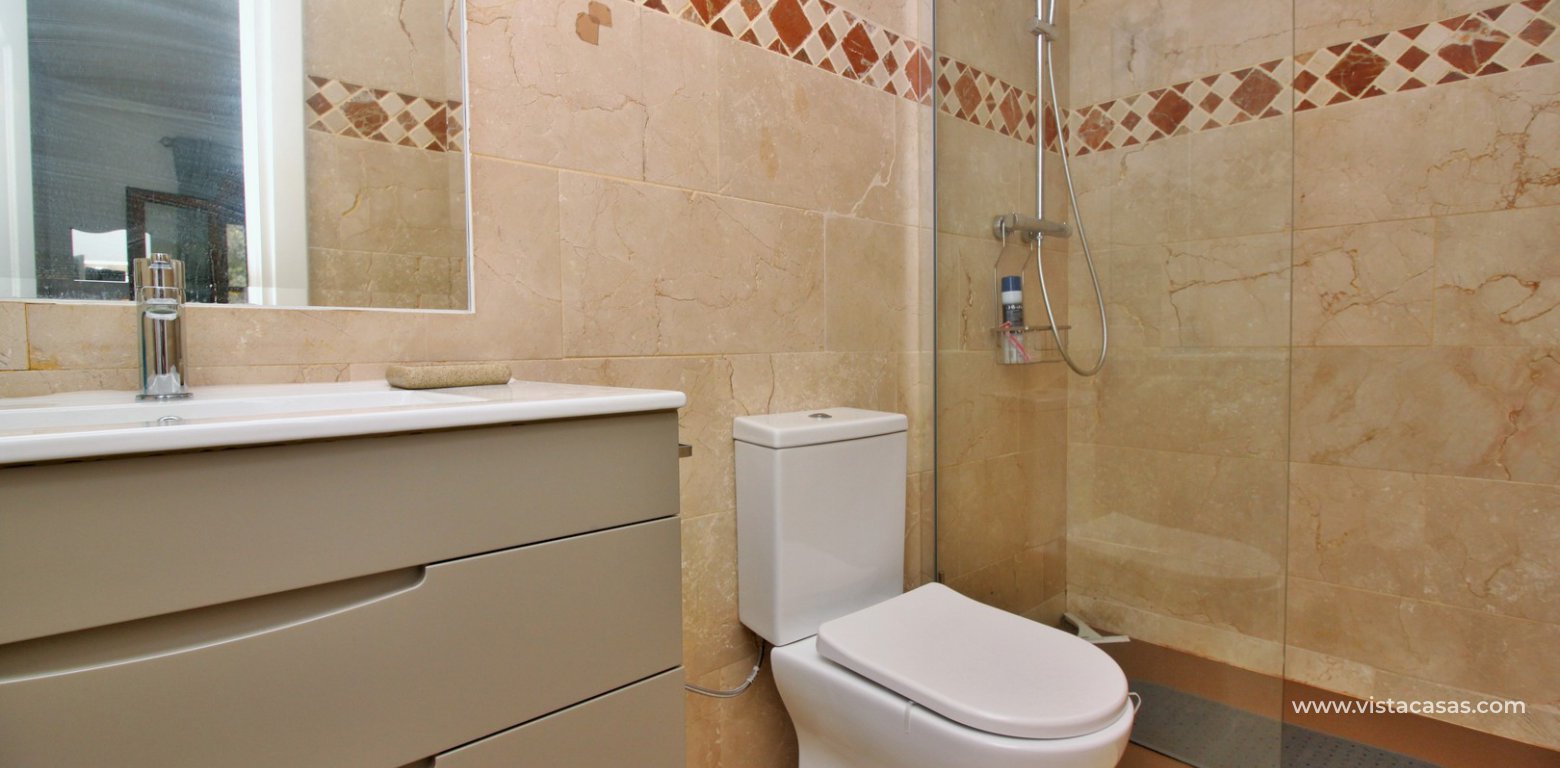 South facing Lola bungalow for sale calle Nabucco Pau 8 Villamartin en-suite