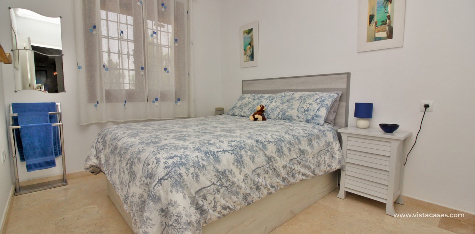 South facing Lola bungalow for sale calle Nabucco Pau 8 Villamartin double bedroom