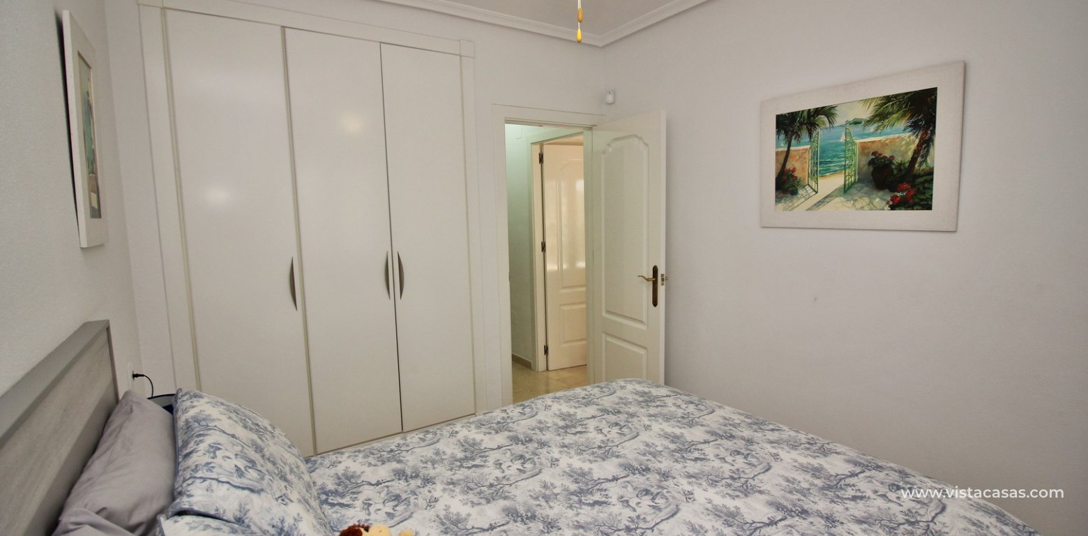 South facing Lola bungalow for sale calle Nabucco Pau 8 Villamartin double bedroom fitted wardrobes