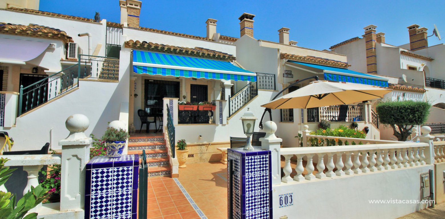 South facing Lola bungalow for sale calle Nabucco Pau 8 Villamartin exterior