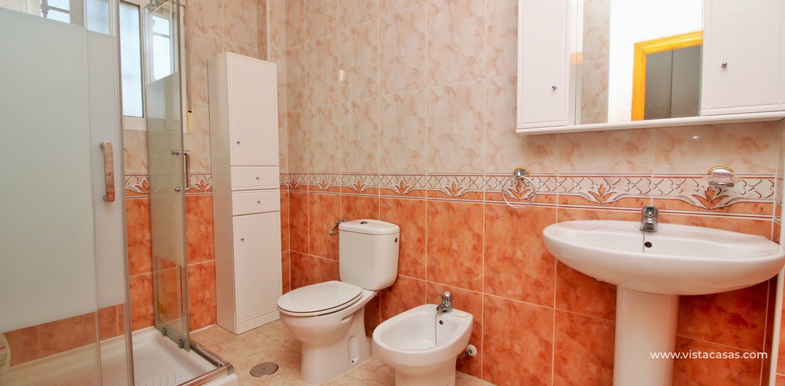 Quad house for sale Pinada Golf 2 Villamartin bathroom