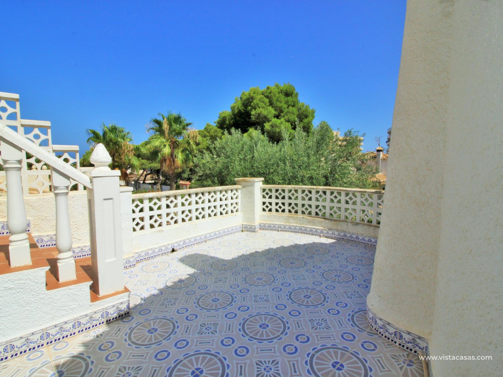 Beachside villa for sale La Zenia