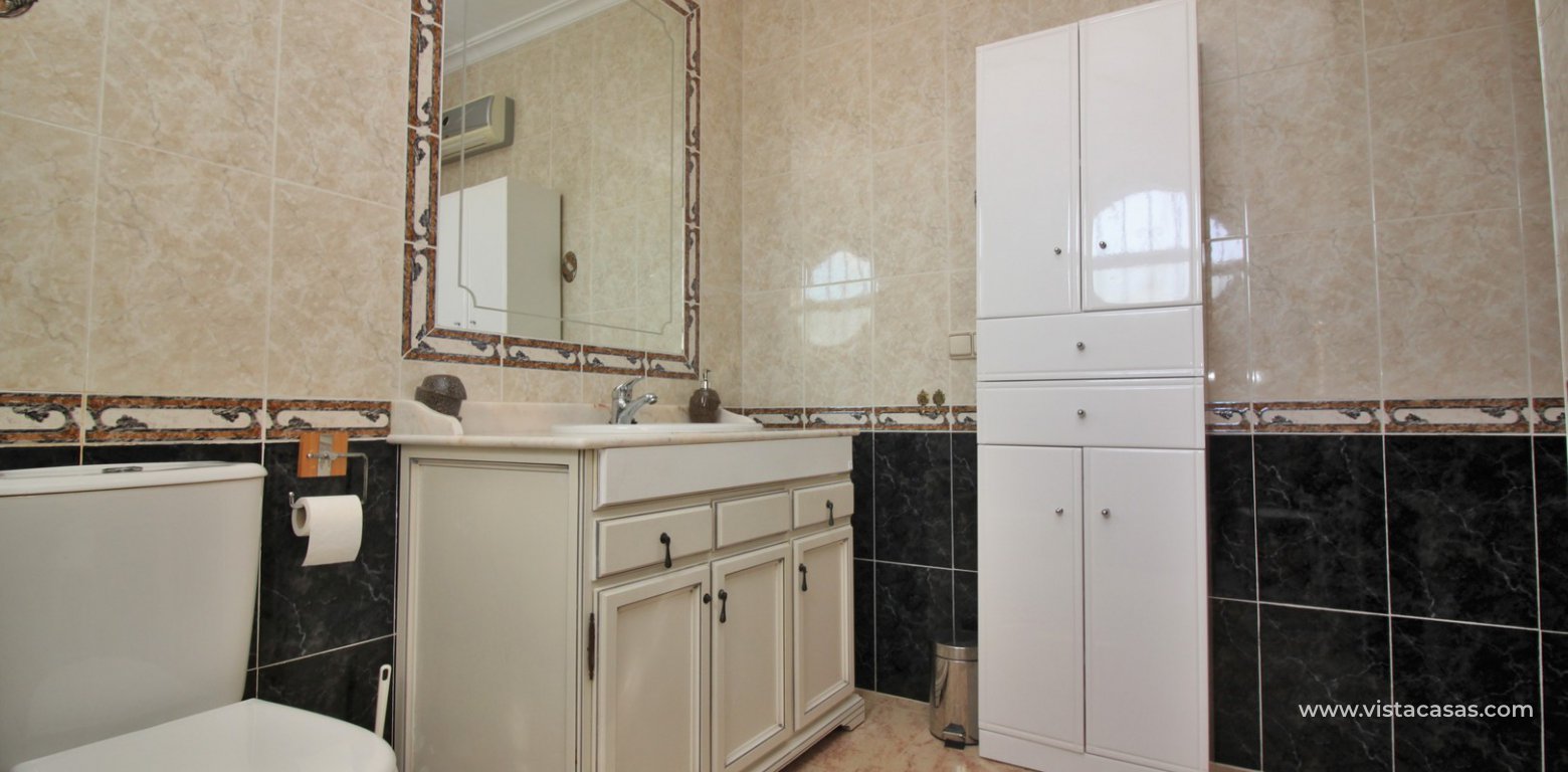 Zodiaco quad for sale in Villamartin family bathroom 2