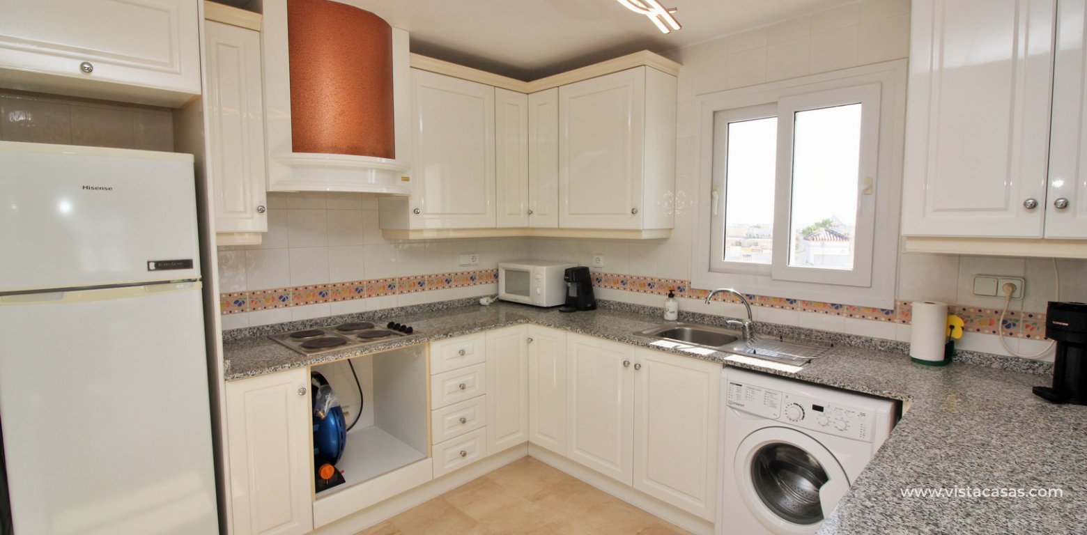 Penthouse corner apartment for sale in Las Violetas Villamartin kitchen