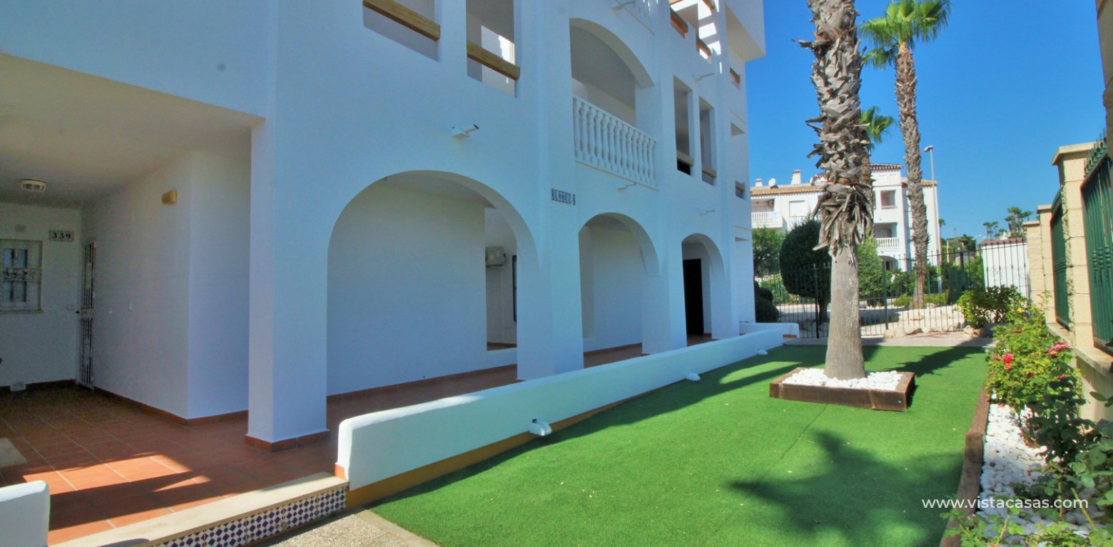 Penthouse corner apartment for sale in Las Violetas Villamartin garden