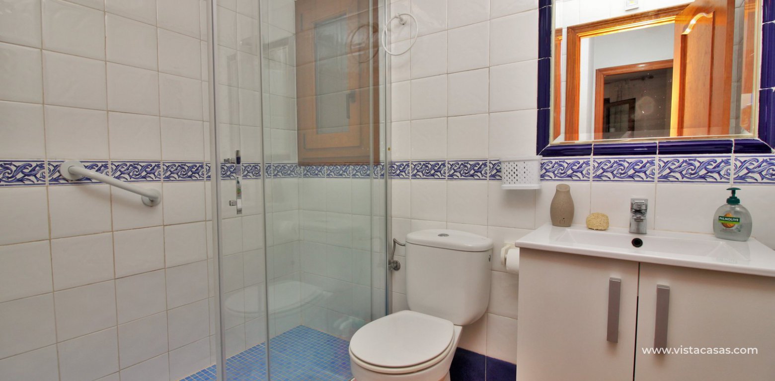 Duplex apartment for sale Villamartin Plaza bathroom