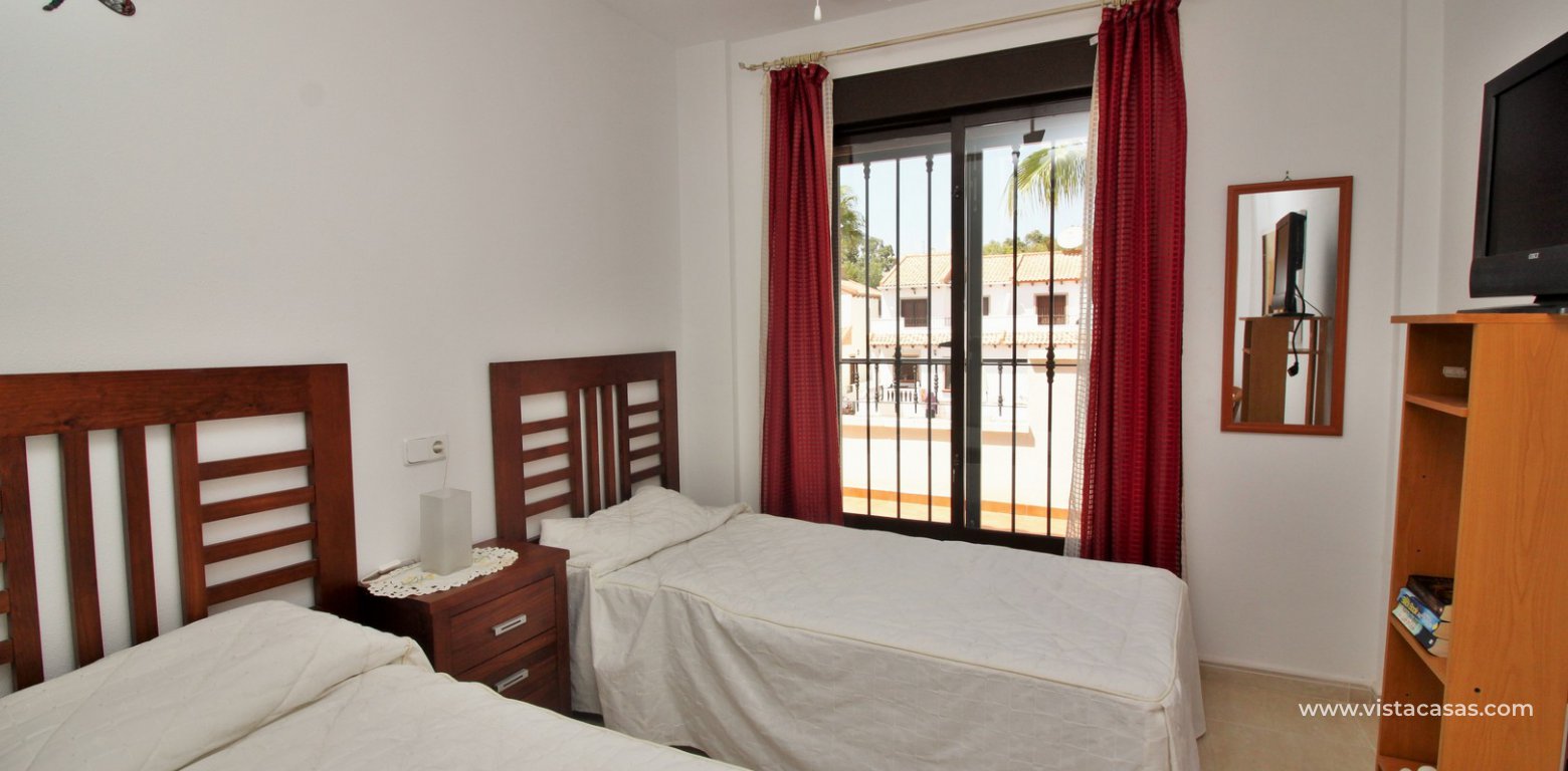 3 bedroom villa for sale overlooking the pool El Palmeral Pau 8 Villamartin twin bedroom