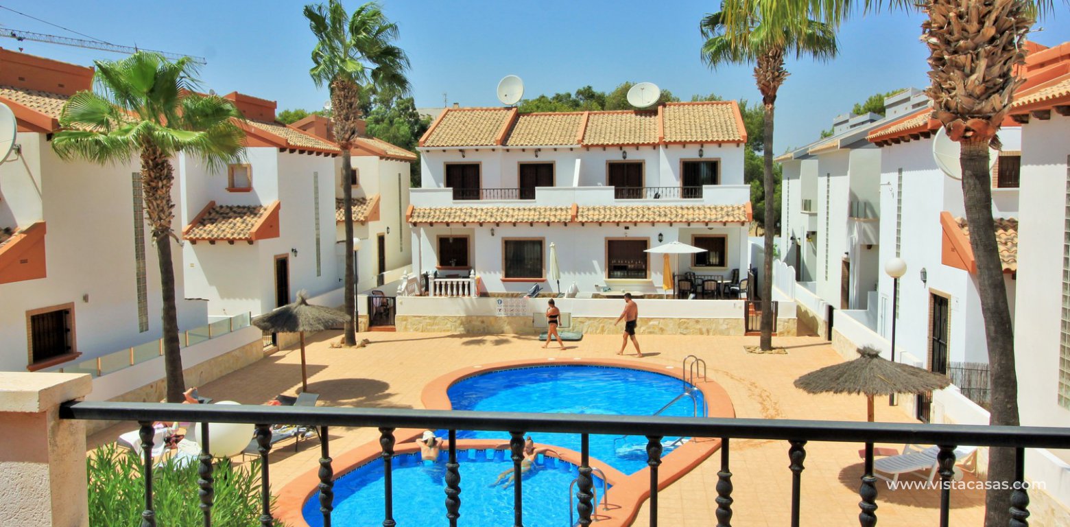 3 bedroom villa for sale overlooking the pool El Palmeral Pau 8 Villamartin balcony pool view