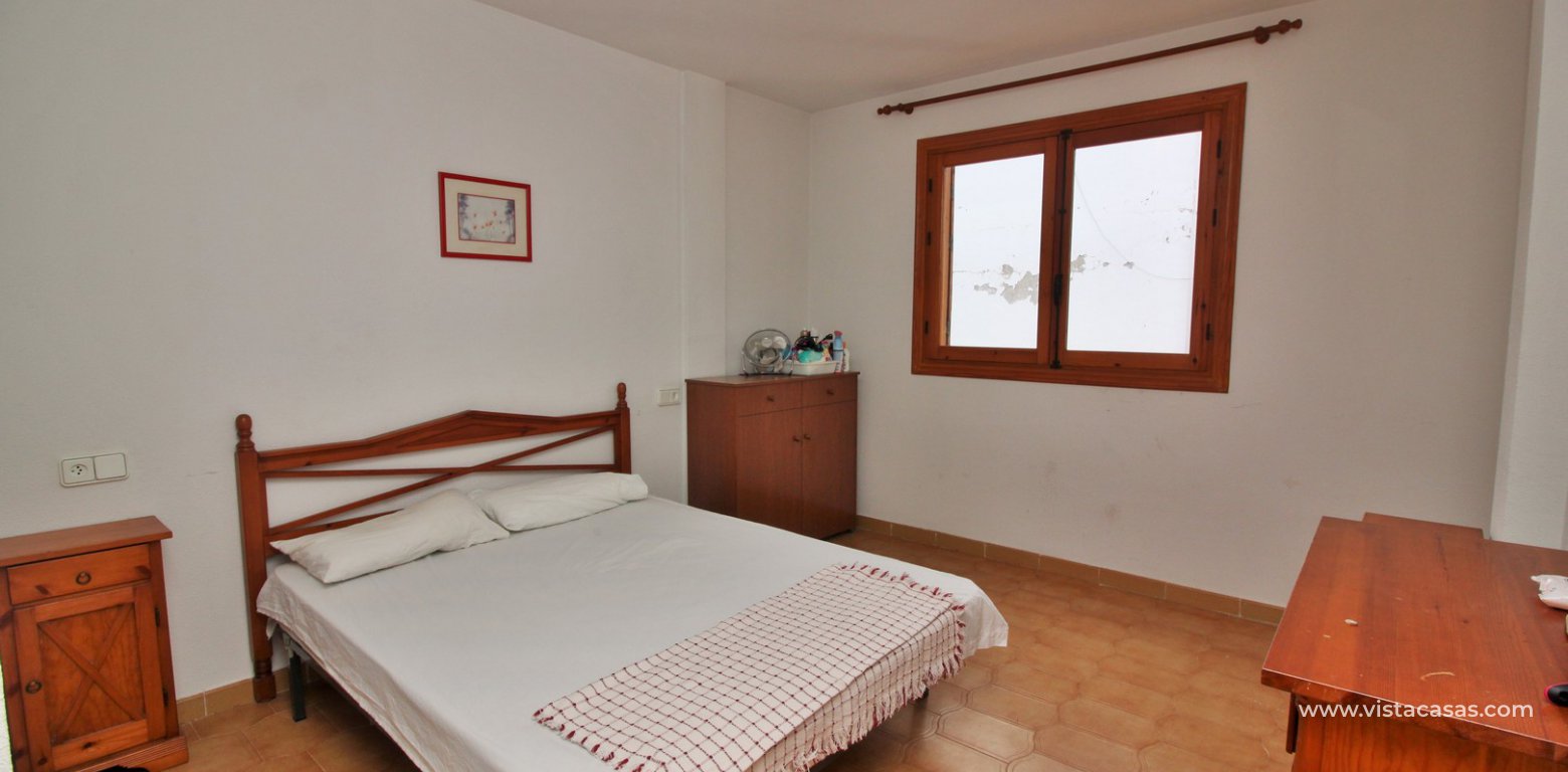 Apartment for sale in the Villamartin Plaza master bedroom