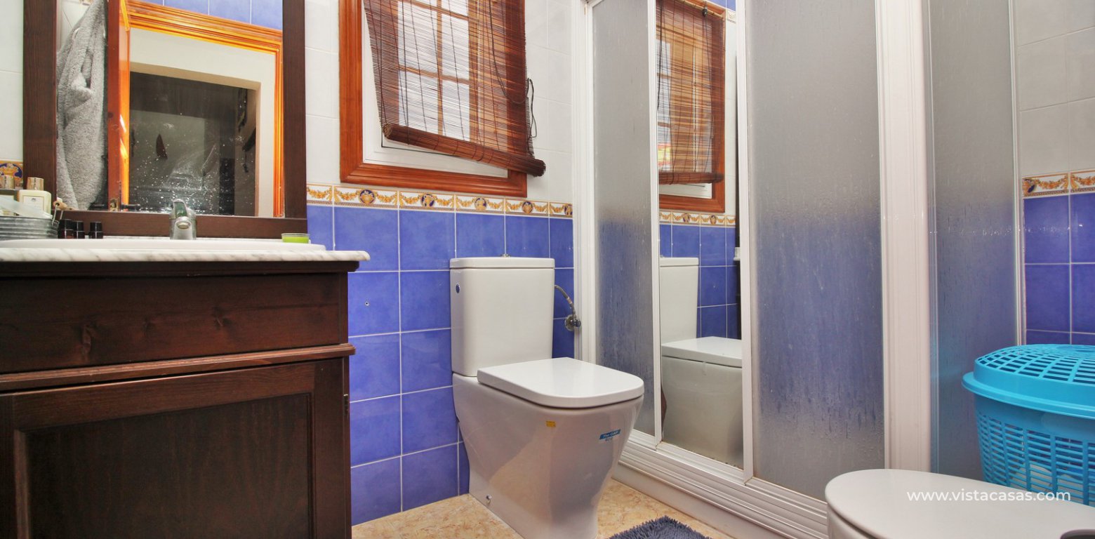 2 bedroom apartment for sale in El Mirador del Mediterraneo Villamartin bathroom