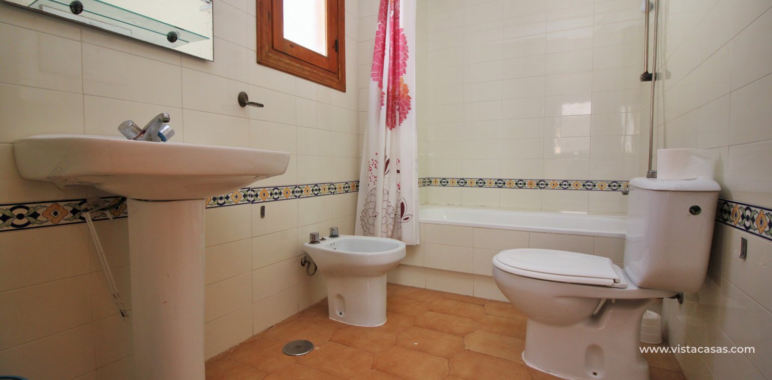 Apartment for sale in Villamartin Plaza bathroom