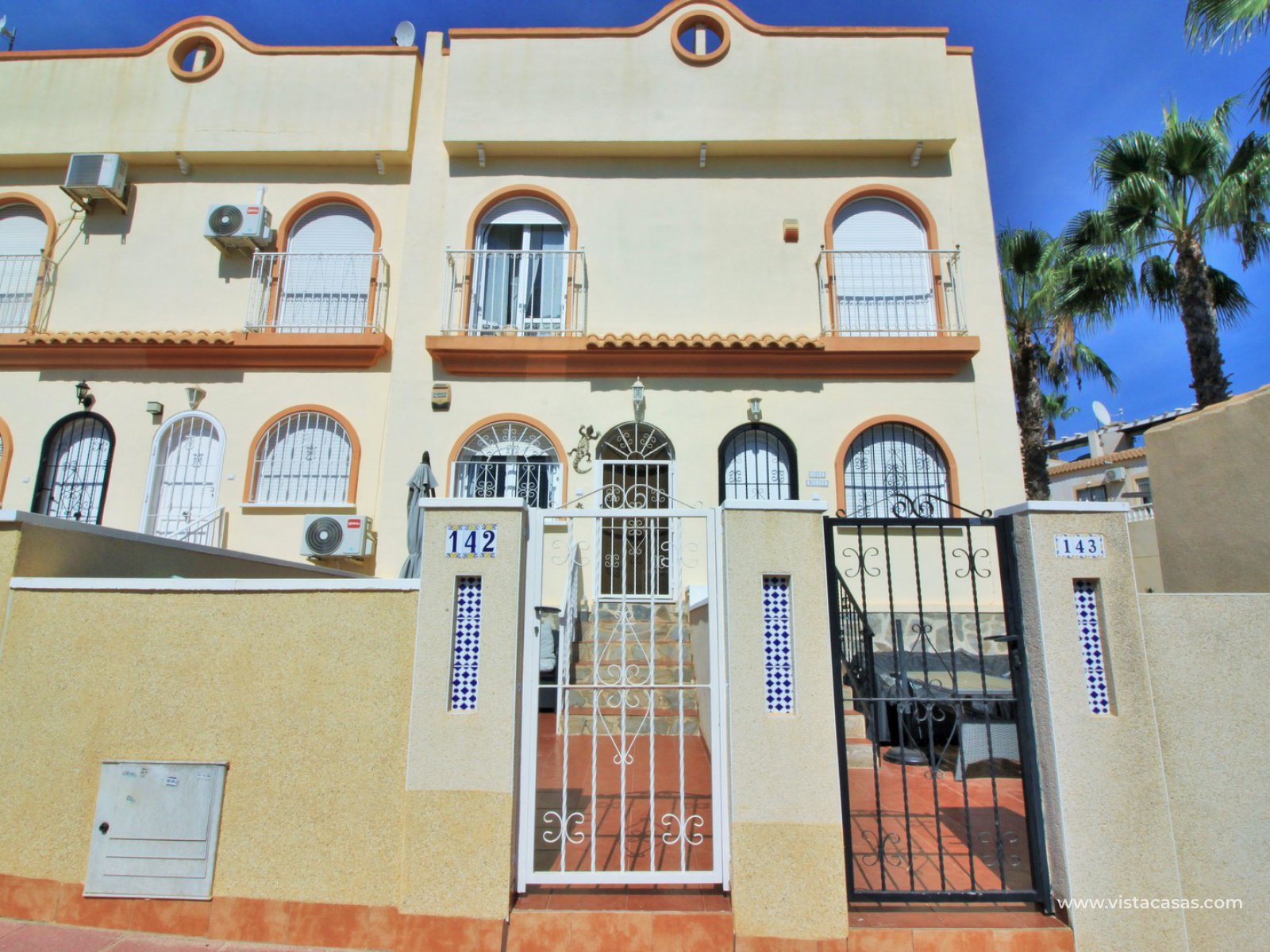 2 bedroom South facing townhouse for sale Villamartin