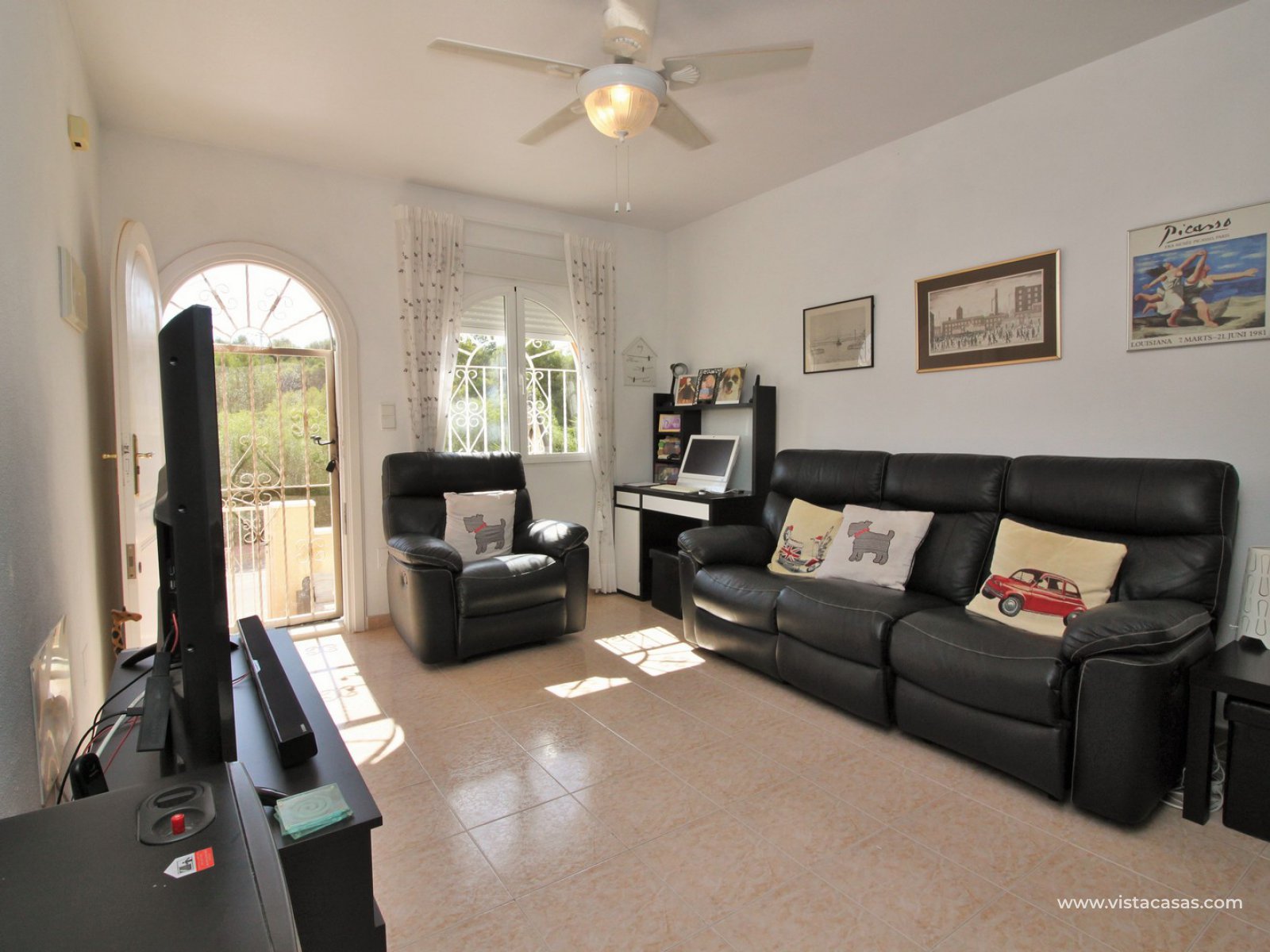 2 bedroom South facing townhouse for sale Villamartin