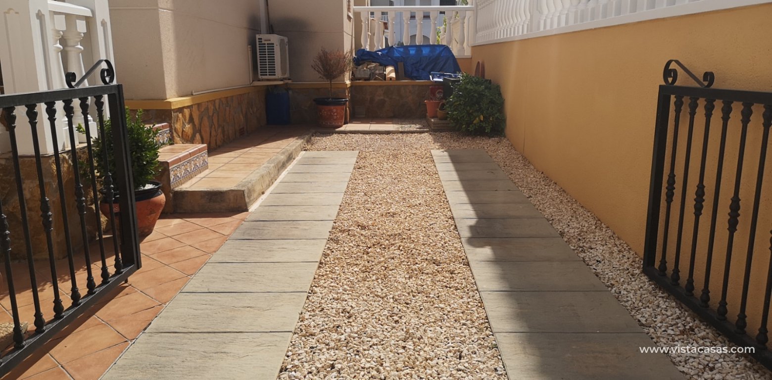 Townhouse for sale in Villamartin driveway