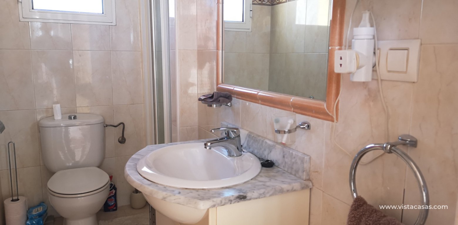 Townhouse for sale in Villamartin shower room