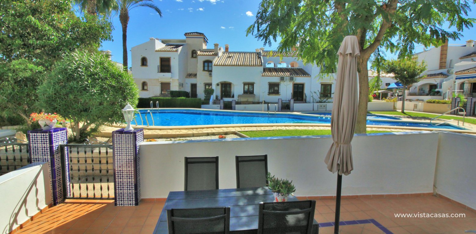 Ground floor apartment overlooking the pool for sale Pau 8 Villamartin pool view