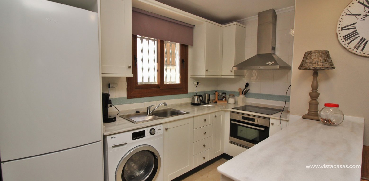 Ground floor apartment overlooking the pool for sale Pau 8 Villamartin kitchen