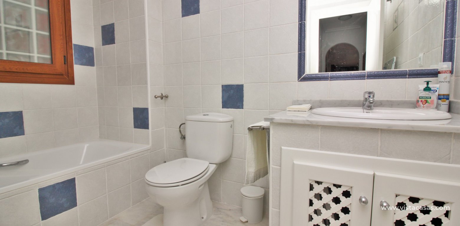 Apartment for sale M3 Pau 8 Villamartin bathroom