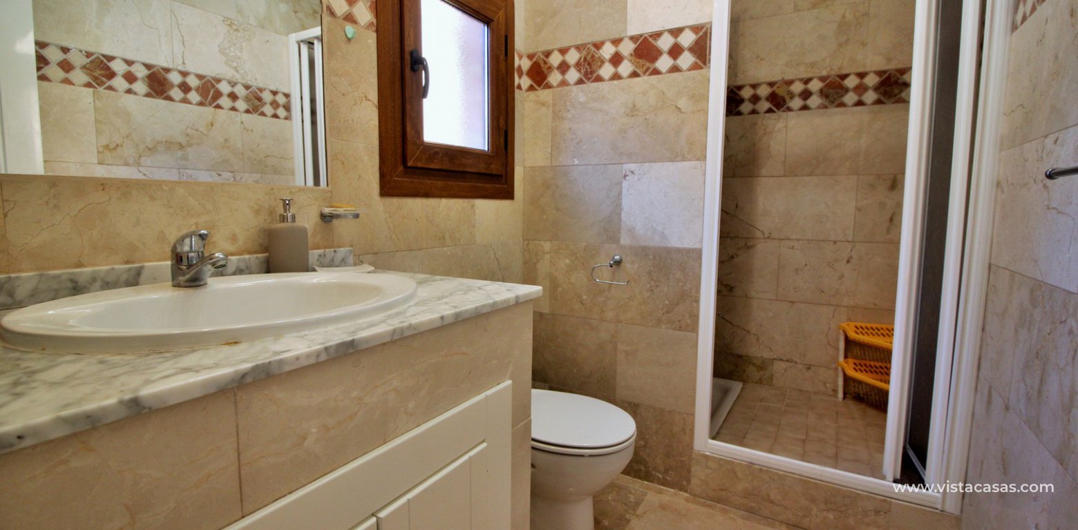 Ground floor corner apaertment overlooking the pool for sale pau 8 villamartin bathroom