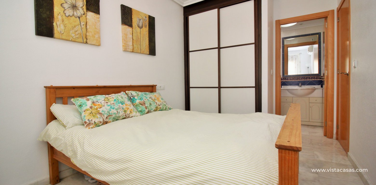 Jumilla style bungalow for sale in La Cañada San Miguel de Salinas master bedroom fitted wardrobes