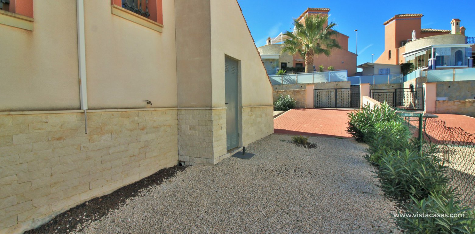 Jumilla style bungalow for sale in La Cañada San Miguel de Salinas storage room