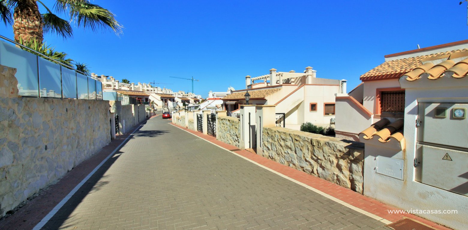 Jumilla style bungalow for sale in La Cañada San Miguel de Salinas gated complex
